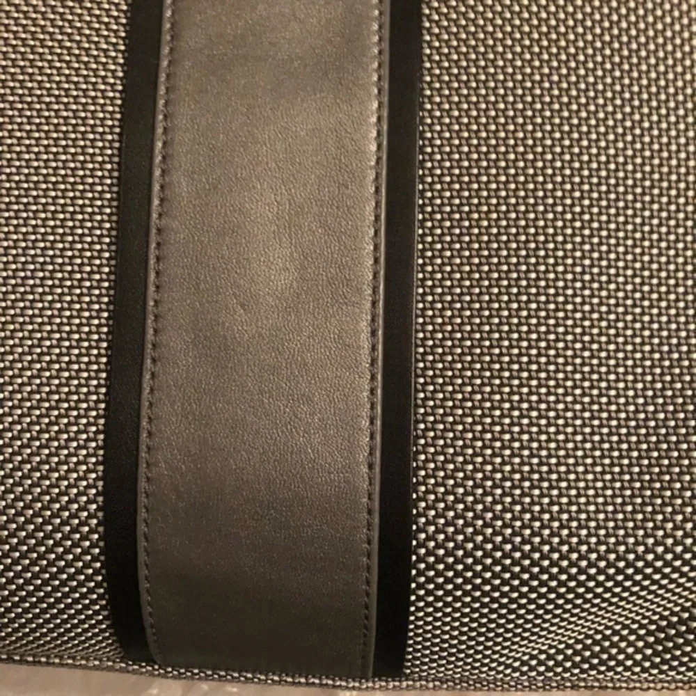 Tumi gray silver laptop briefcase business bag